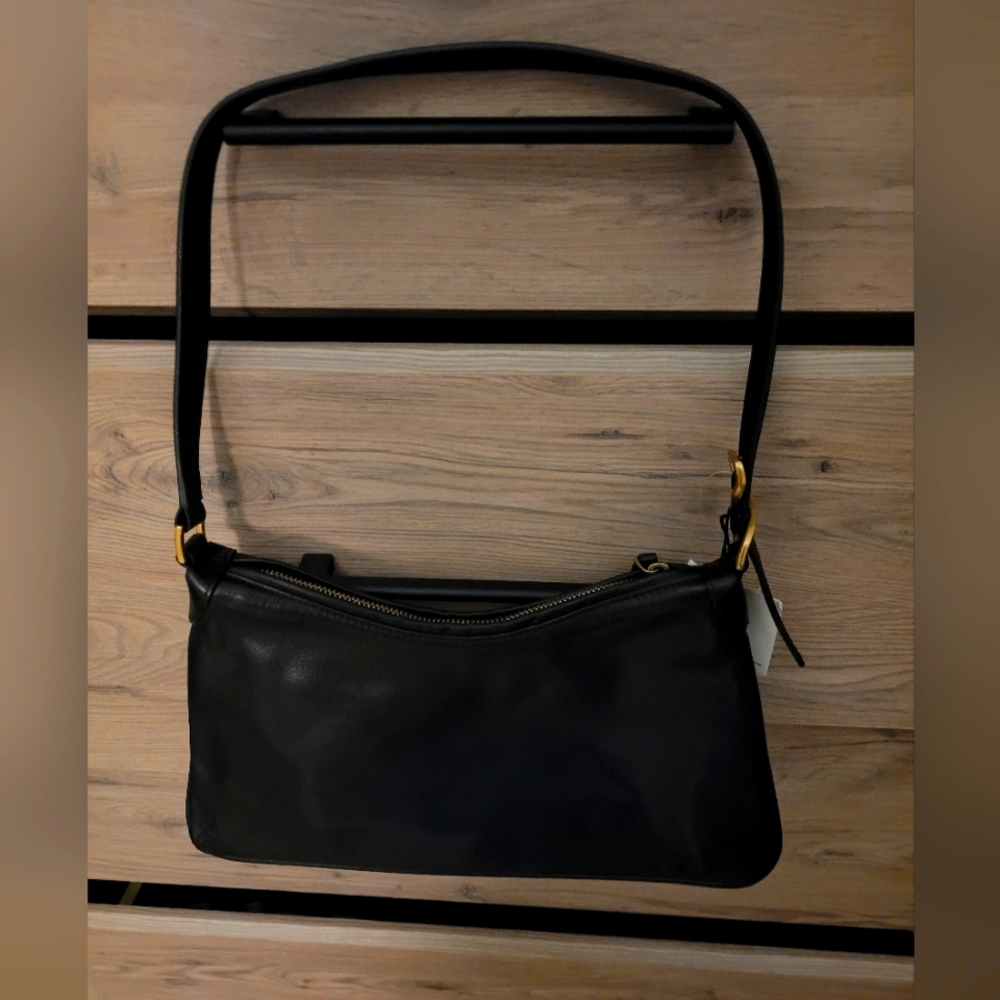 Sm.Black leather handbag